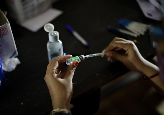 Treća doza vakcine usporava deltu, tvrde Izraelci